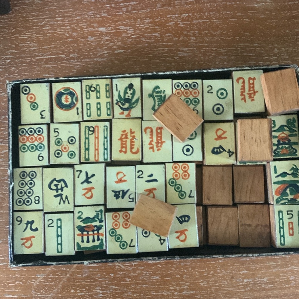 Reposhing - Vintage Mah-Jongg Junior Set - Red and White - Picture 10 of 12